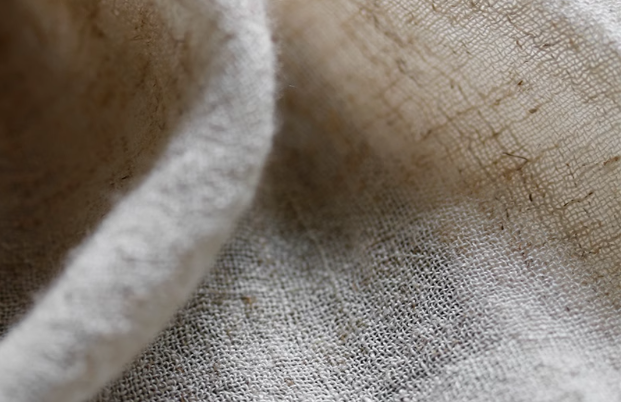 Cara Mencuci Pakaian Linen yang Benar